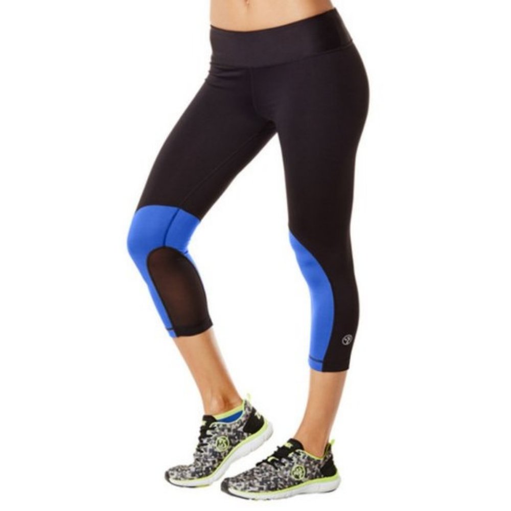 Zumba Mesh With Me Capri Cropped Leggings, size L
